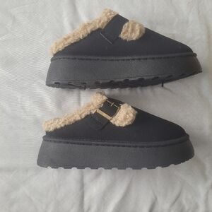 Black Fuzzy Buckle Slip-On Slipper Shoes